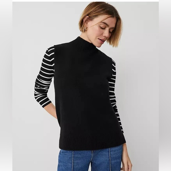 NEW $98 Ann Taylor weekend collection mock neck sweater vest sz M - Picture 1 of 2